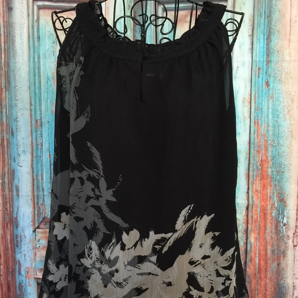 EUC Coldwater Creek sleeveless blouse.
